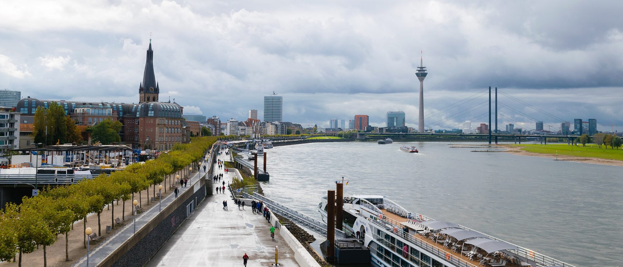 Panorama of Düsseldorf's media harbor